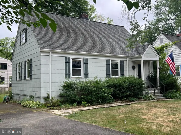 401 S Spring St, Falls Church, VA 22046