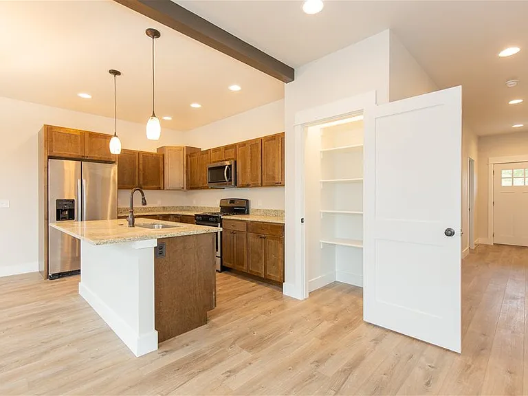 1211 W Summit St #A — Photo 5