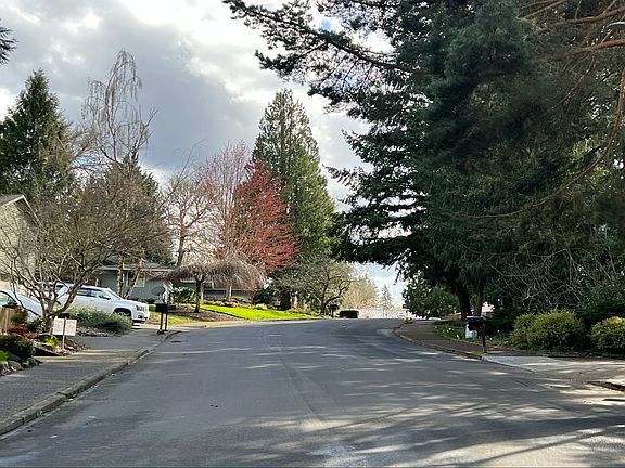 4th image of 7040 SW Ashdale Dr