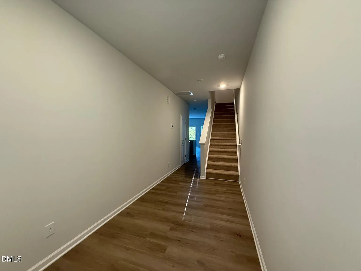3 bed, 2.5 bath, 1672 sqft, $2,150 — Photo 3