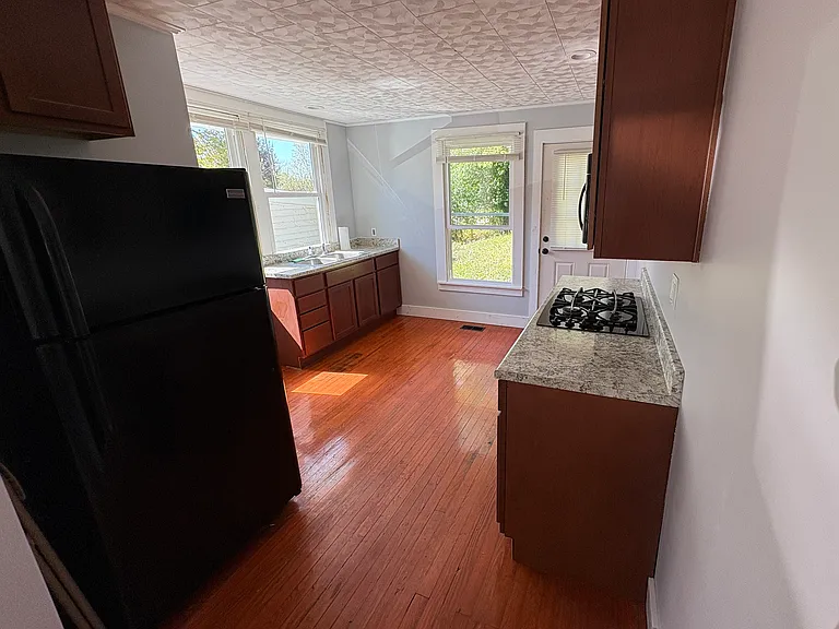 119 Capitol Blvd — Photo 3