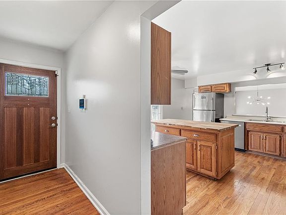 4th image of 3432 NE 46th St