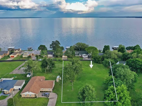 25 & 26 W Lake Cir, Pointblank, TX 77364