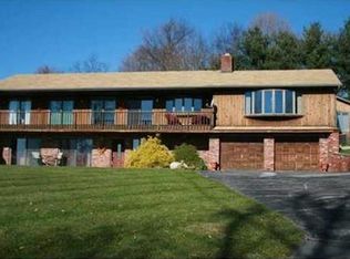 33 Fox Rd, Florida, NY 10921