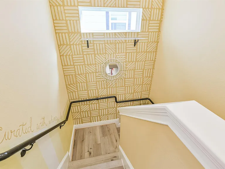 1010 Melneeka Ln — Photo 21