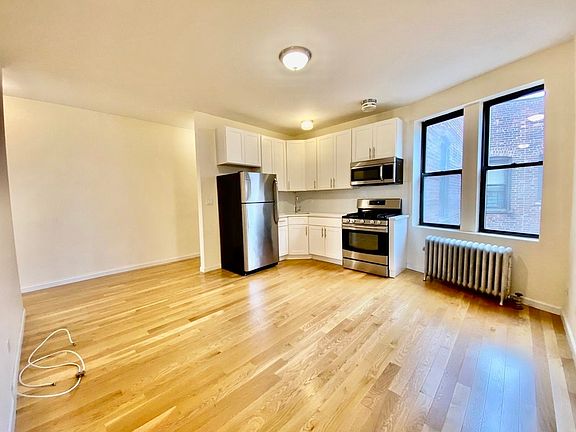 2nd image of 392 Saint Johns Pl #42