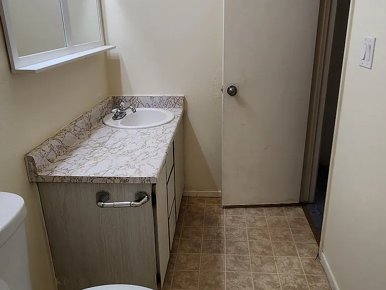 1111 E Butler Dr #D — Photo 8