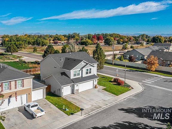 3rd image of 490 E Rose Lake Dr
