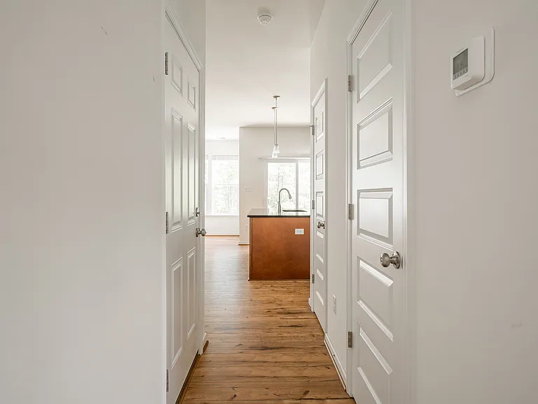 18352 Palisades Ct — Photo 9