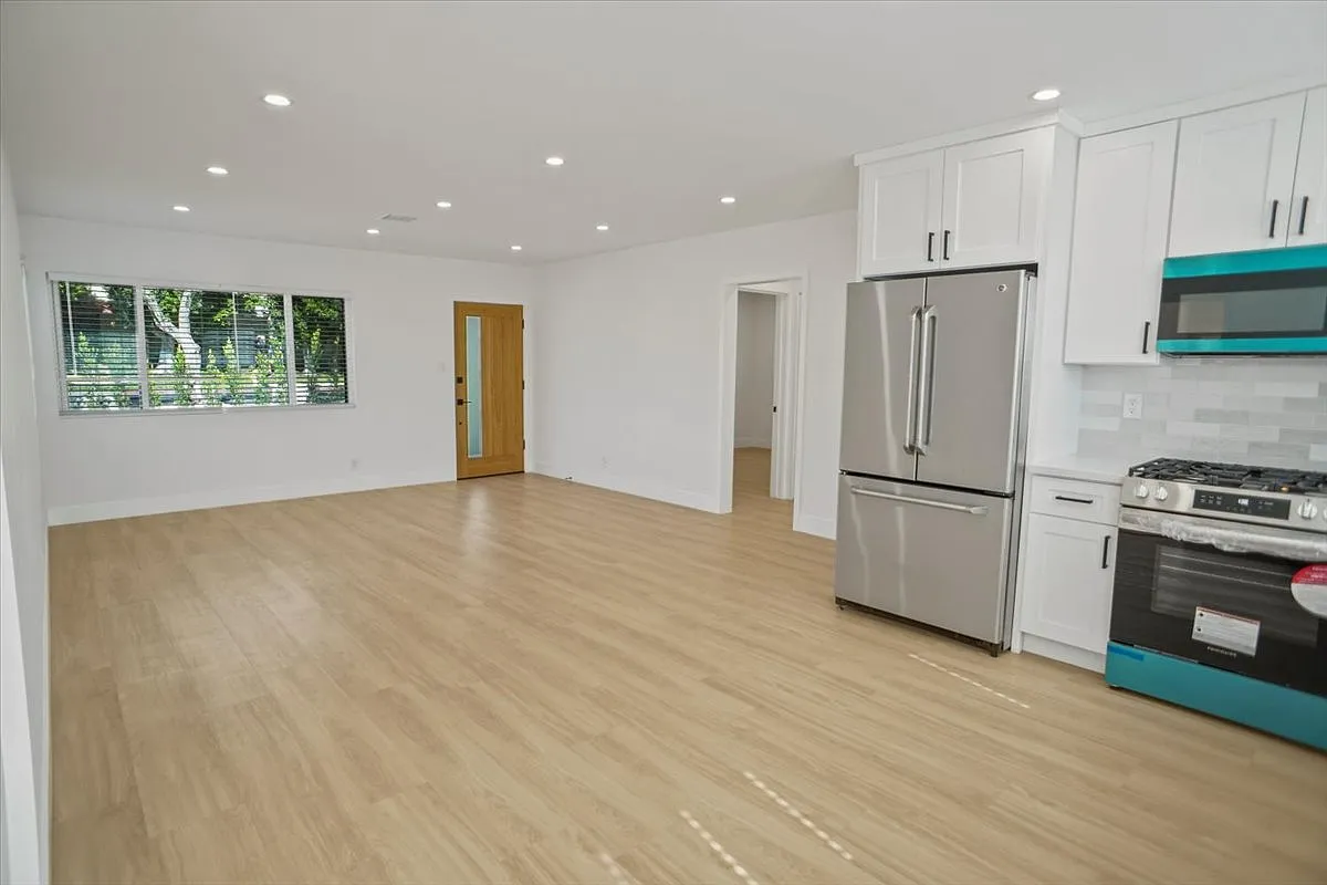 3 bed, 1368 sqft, $4,250 — Photo 4