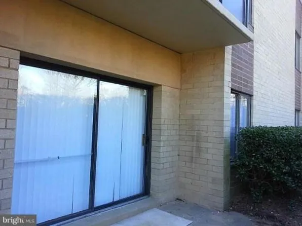 3101 S Manchester St APT T2, Falls Church, VA 22044
