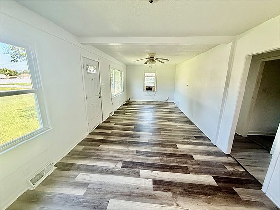 4th image of 4931 E Glenwood Dr