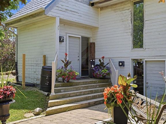 4th image of 1314 Safari Rd
