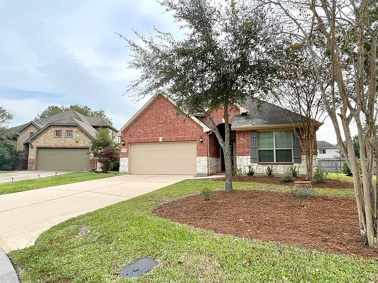 26100 Brickhill Dr — Photo 2
