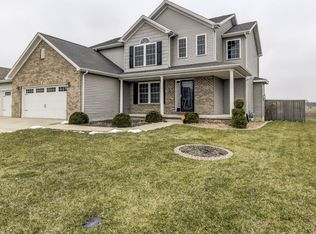 617 Racastle Rd, Chatham, IL 62629