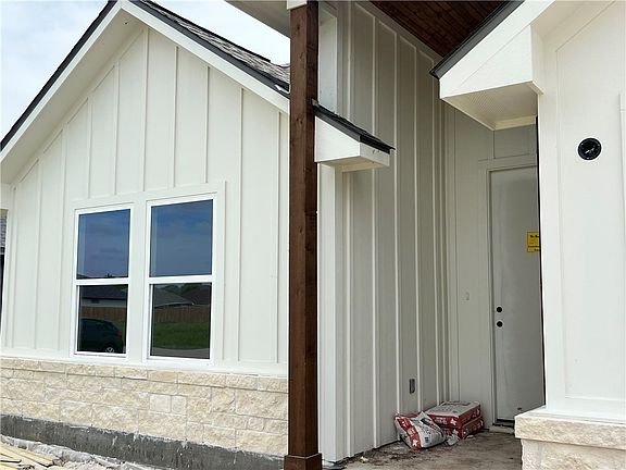 2nd image of 510 Harvest Lake Dr