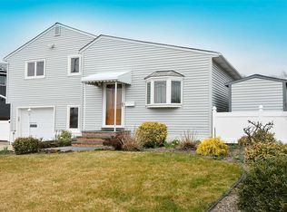 2929 Bellport Ave, Wantagh, NY 11793