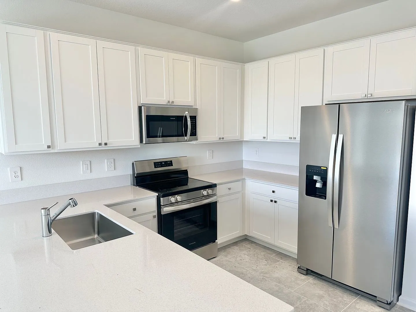 For Rent 3 Bedrooms Townhouse with Garage in the ChampionsGate area — Photo 4