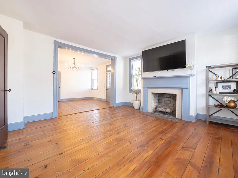 703 S Loudoun St — Photo 5