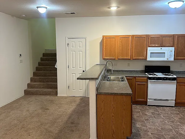 Lanier Dr SE — Photo 1