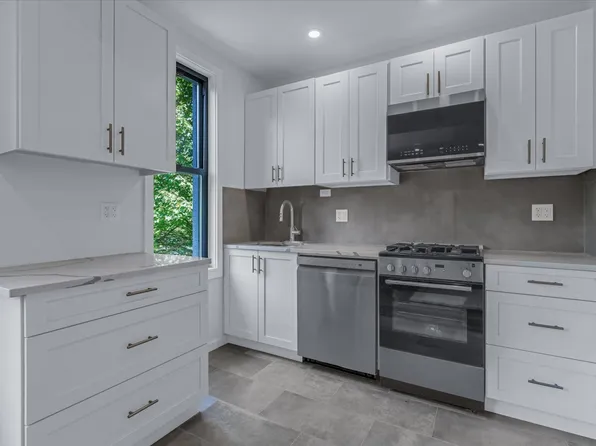 1324 Eastern Parkway image 30 of 37