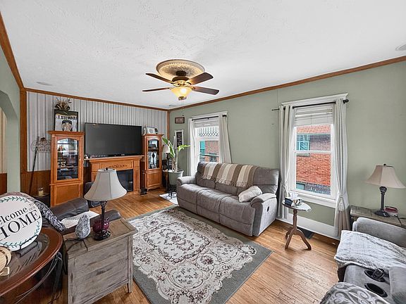 3rd image of 1305 Hill Ave