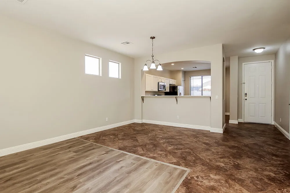 3 bed, 2.0 bath, 1353 sqft, $2,030 — Photo 3
