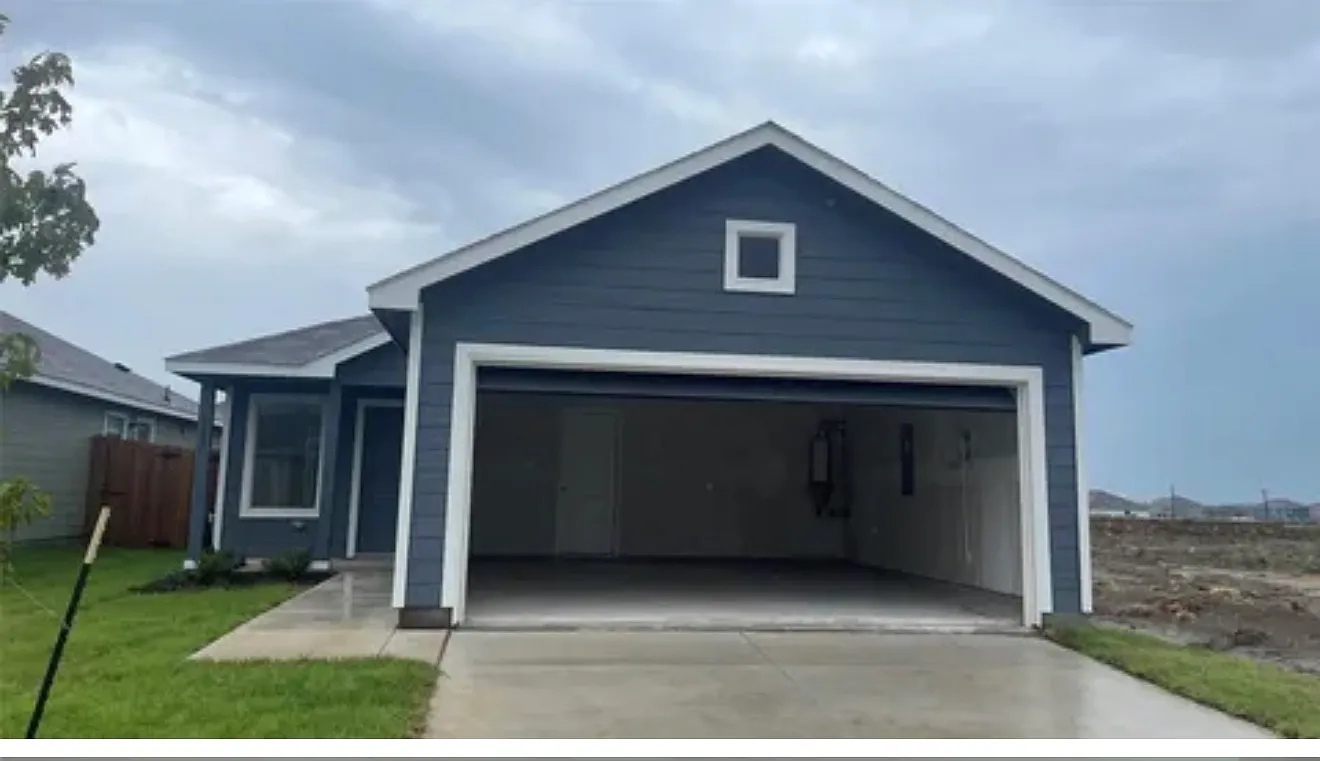 3 bed, 1450 sqft, $1,800 — Photo 1