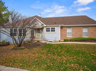 352 Cimarron Rd E, Lombard, IL 60148