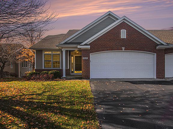 3rd image of 4738 Charleston Ct