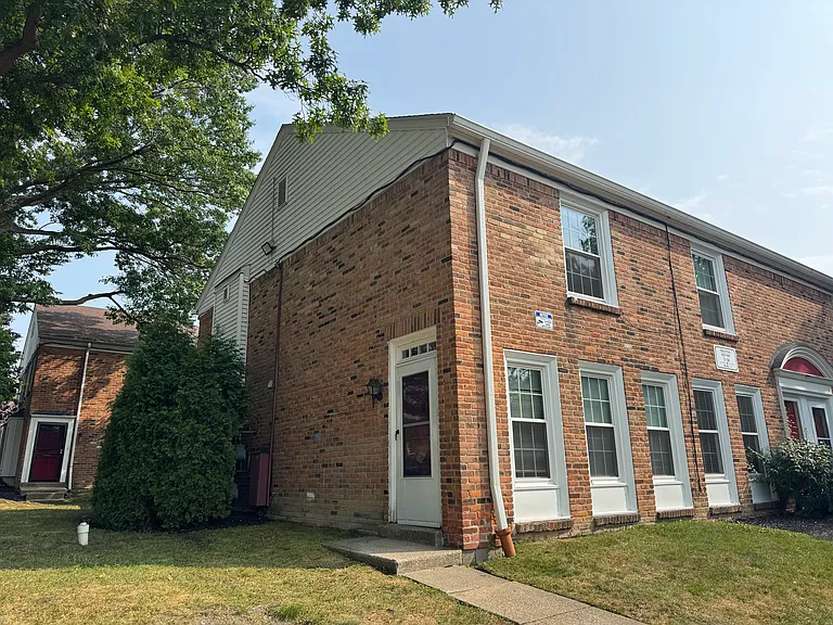 1 Trenton Sq — Photo 1
