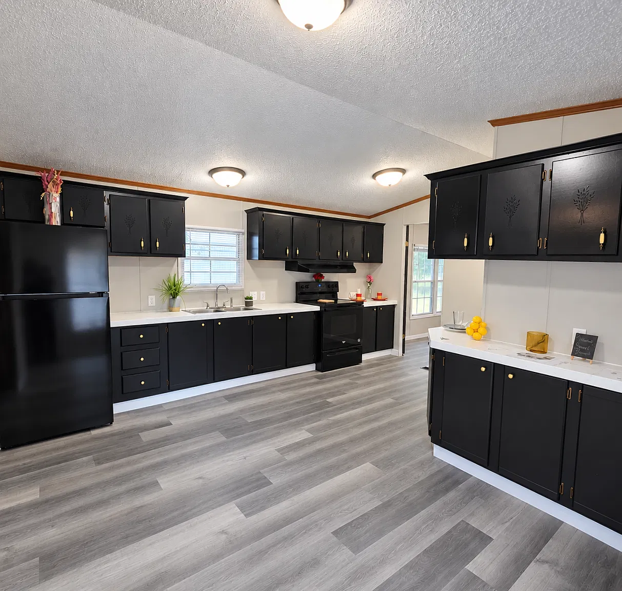 3 bed, 1216 sqft, $777 — Photo 1