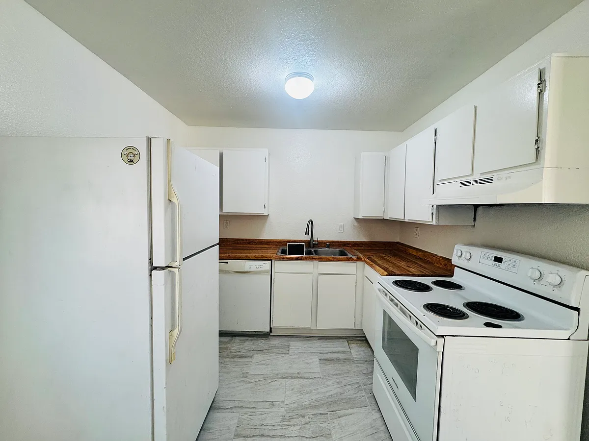 Building Photo - 20949 83rd St #1