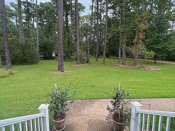 4th image of 205 Stillwater Ln