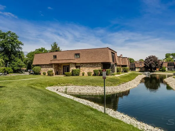 9190 South Rd APT C, Palos Hills, IL 60465