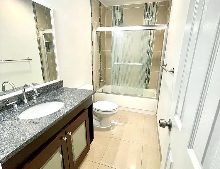 7022 Edgemere Ter — Photo 10