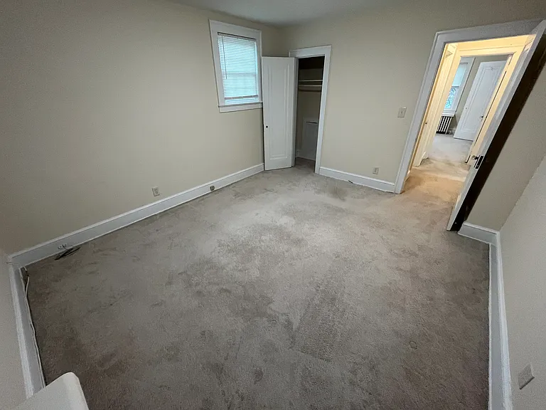 2131 N Stafford St #ST FLOOR — Photo 8