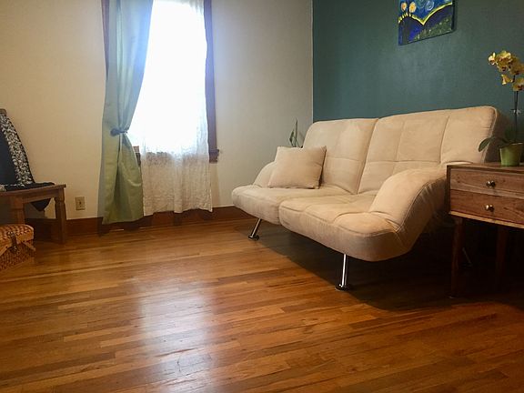 4th image of 780 Elm Ave