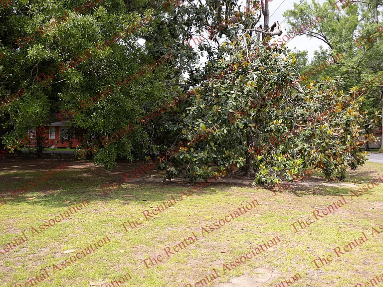 905 N McGuire Ave — Photo 26