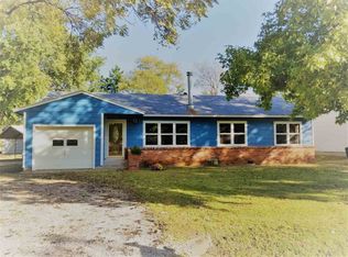 2114 Central Ave, Winfield, KS 67156