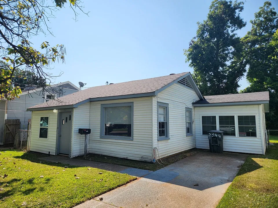 2344 Broadway Dr
