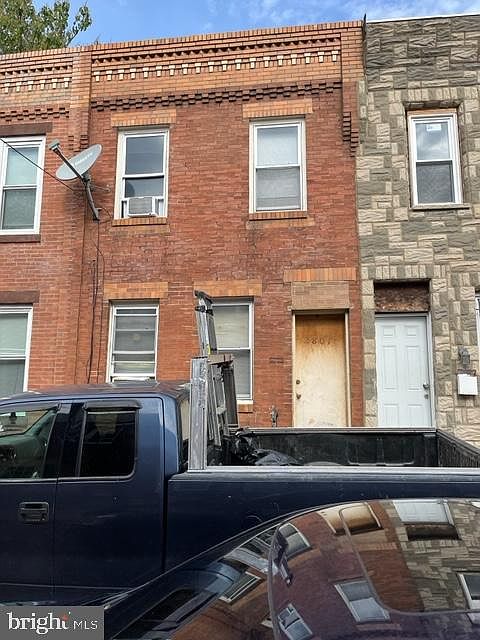 2nd image of 2807 Winton St