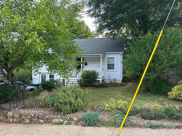 1327 Chesapeake St — Photo 1