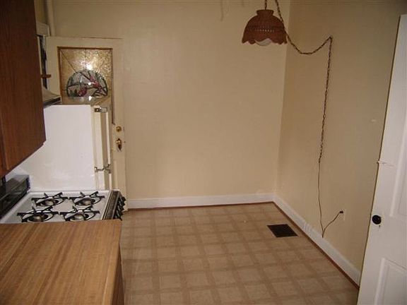 4th image of 101 1/2 King Ave
