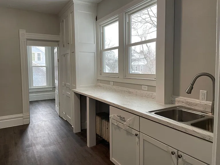 628 Jefferson St — Photo 10