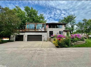 3514 N Shore Dr, Clear Lake, IA 50428