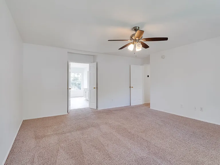 16215 Hollow Rock Dr — Photo 34