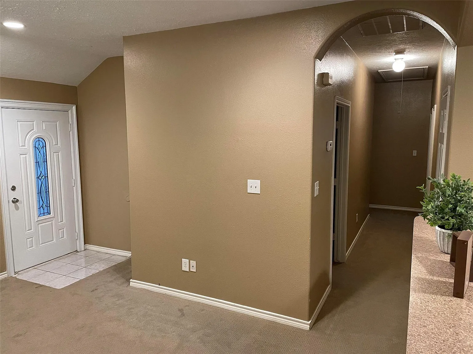 3 bed, 2.0 bath, 1334 sqft, $1,500 — Photo 2