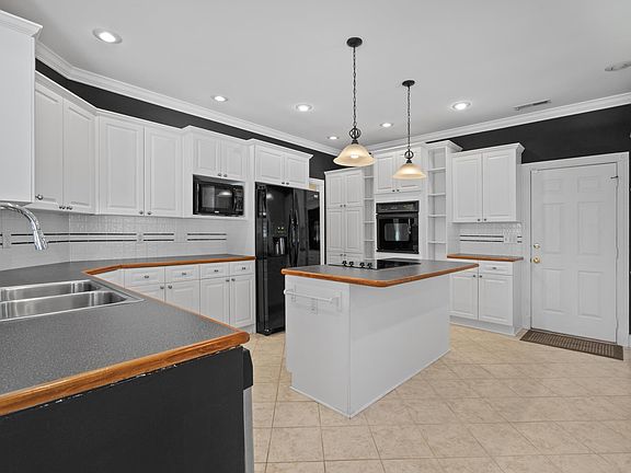 4th image of 2371 Covington Dr.