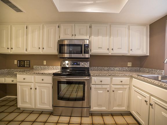 3rd image of 3020 E Calaveros Dr